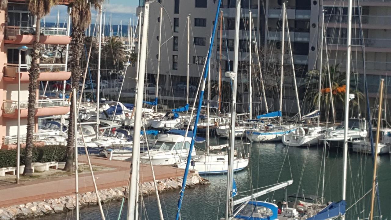 Beau T2 Au Calme Avec Parking Sublime Vue Sur Port Appartamento Canet-en-Roussillon Esterno foto