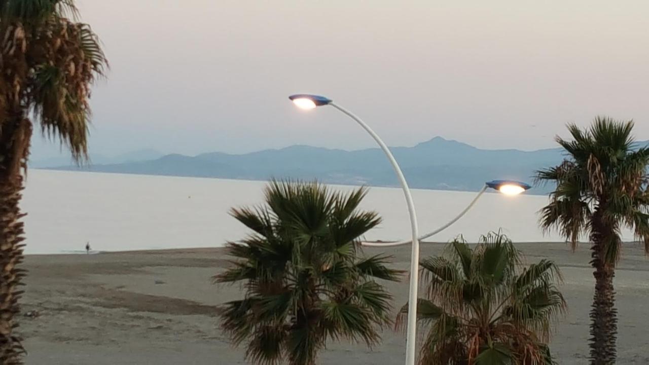 Beau T2 Au Calme Avec Parking Sublime Vue Sur Port Appartamento Canet-en-Roussillon Esterno foto