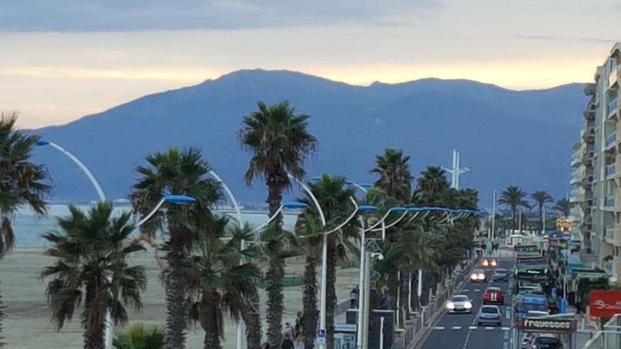 Beau T2 Au Calme Avec Parking Sublime Vue Sur Port Appartamento Canet-en-Roussillon Esterno foto